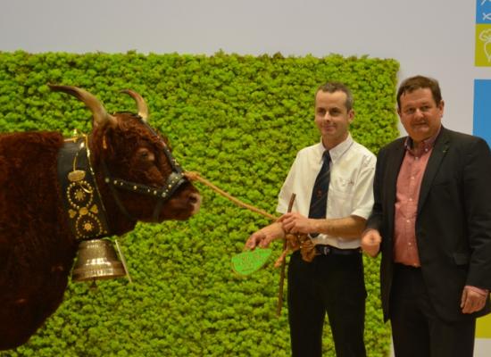 1er prix vaches agées - EUGENIE du GAEC DUVAL CLAUDE PERE ET FILS