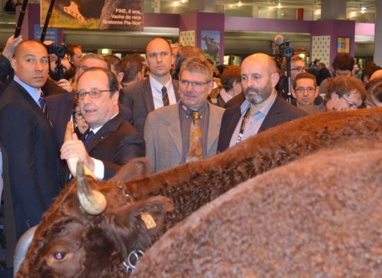 visite de françois hollande avant l'ouverture du salon samedi 25 février